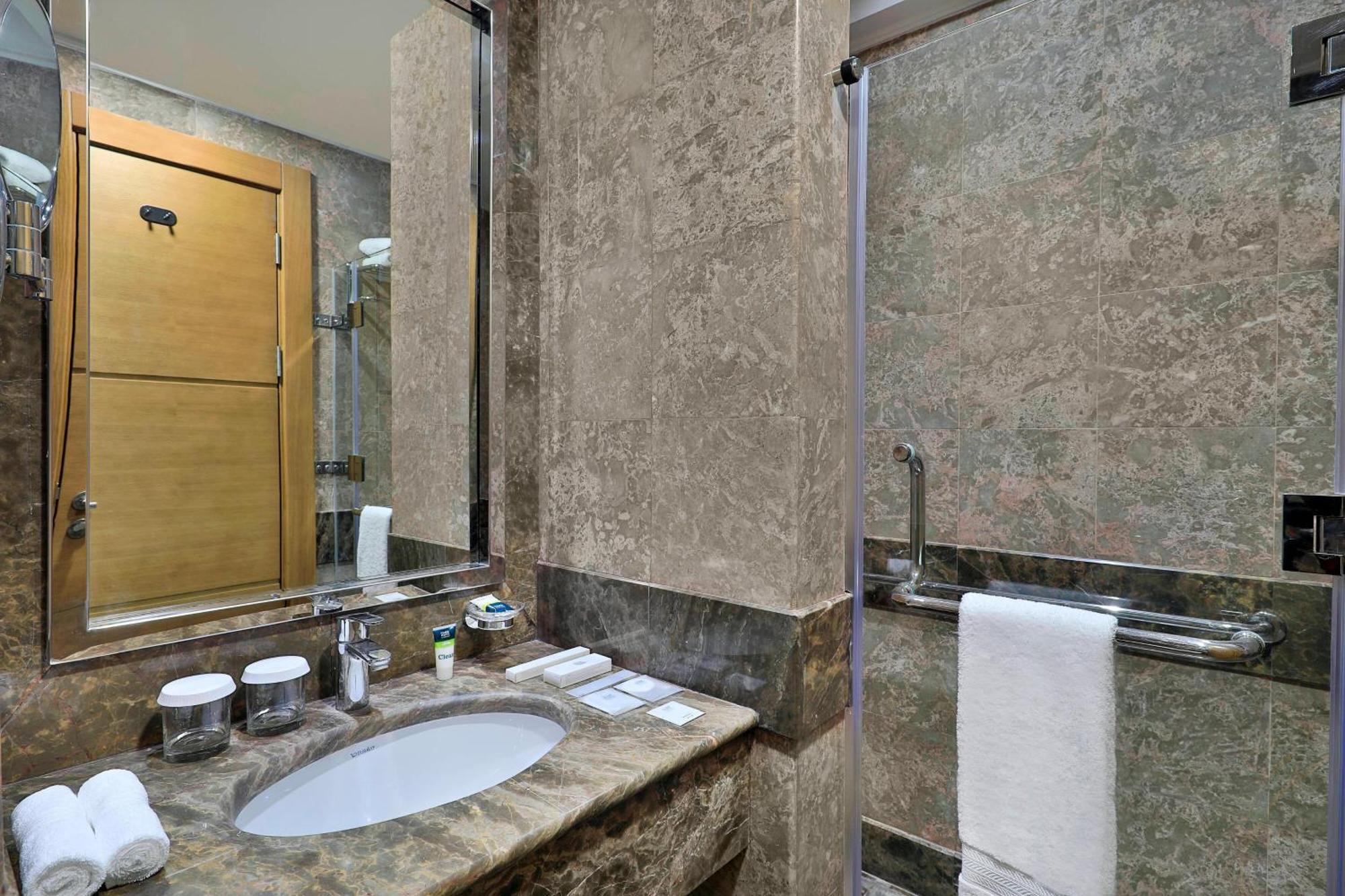 Four Points By Sheraton Makkah Al Naseem Mekka Exterior foto Bathroom